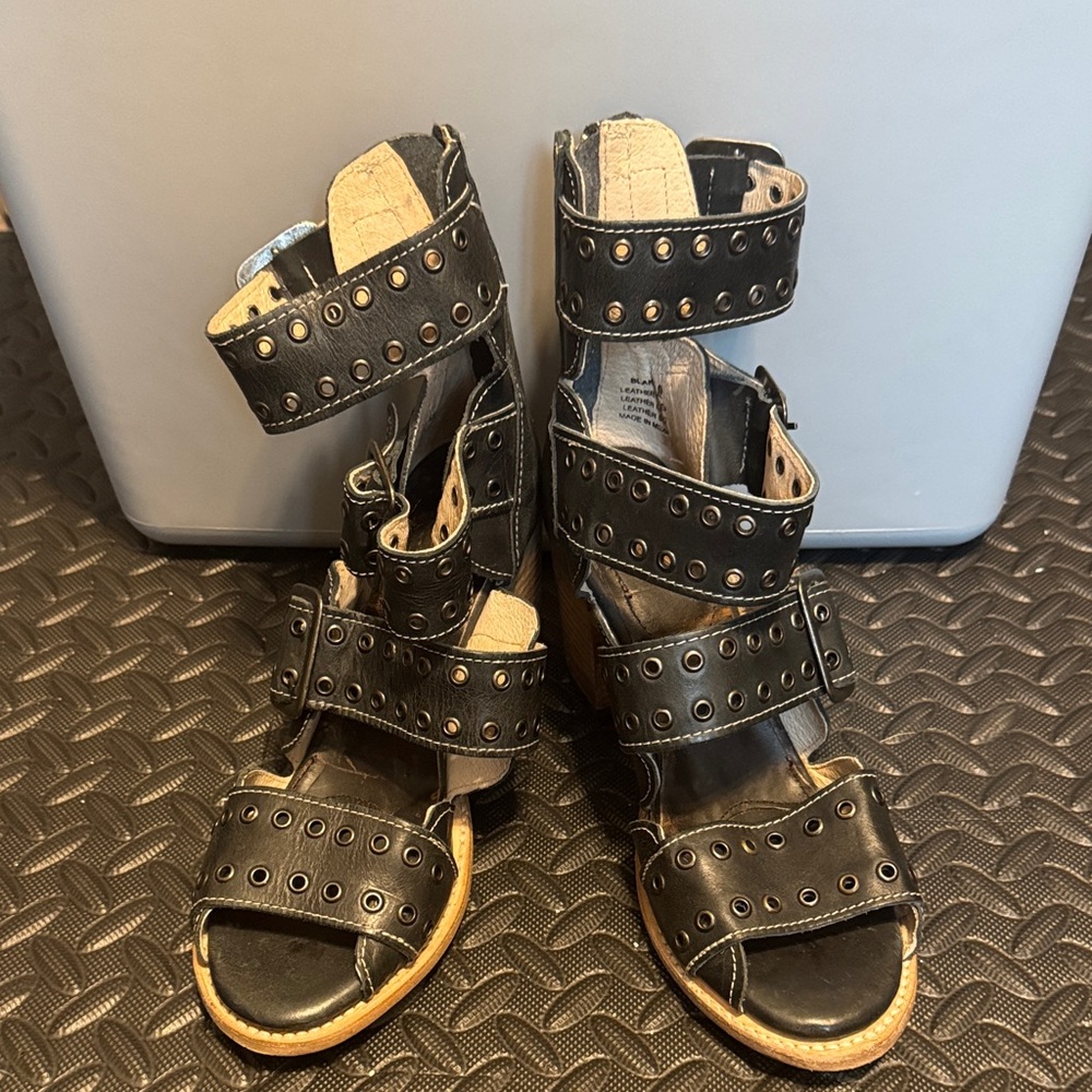 FreeBird BLAKE black studded sandals